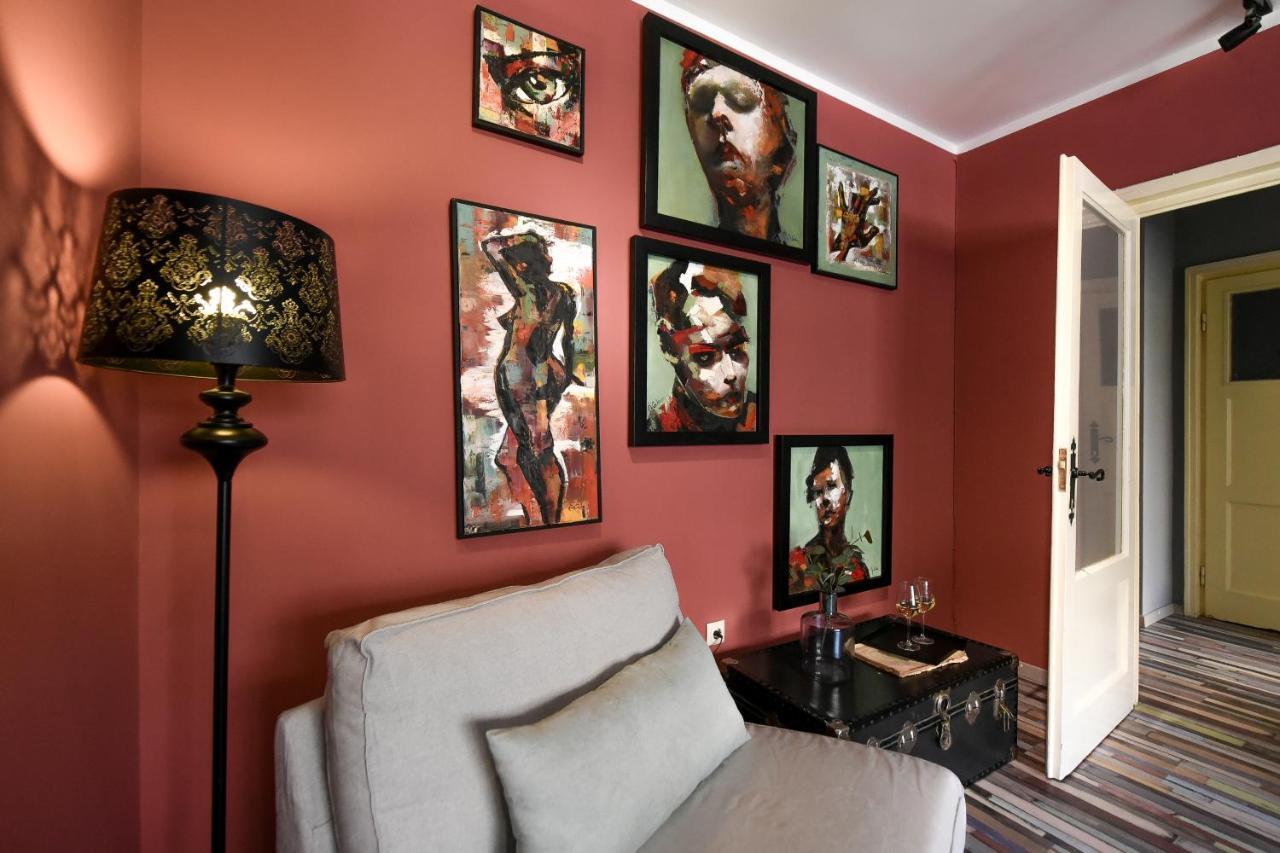 Captivating Old Town Apartment Bukarest Eksteriør billede